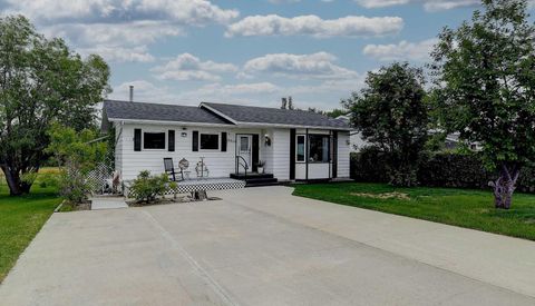 Photo of 11429 110 Avenue Crescent, Fairview, AB T0H 1L0 (MLS # A2321077)