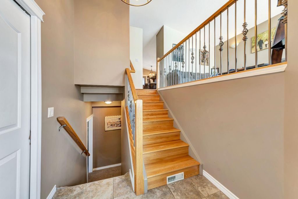 Photo of 1701 52 Avenue, Lloydminster, AB T9V 3K9 (MLS # A2296129)