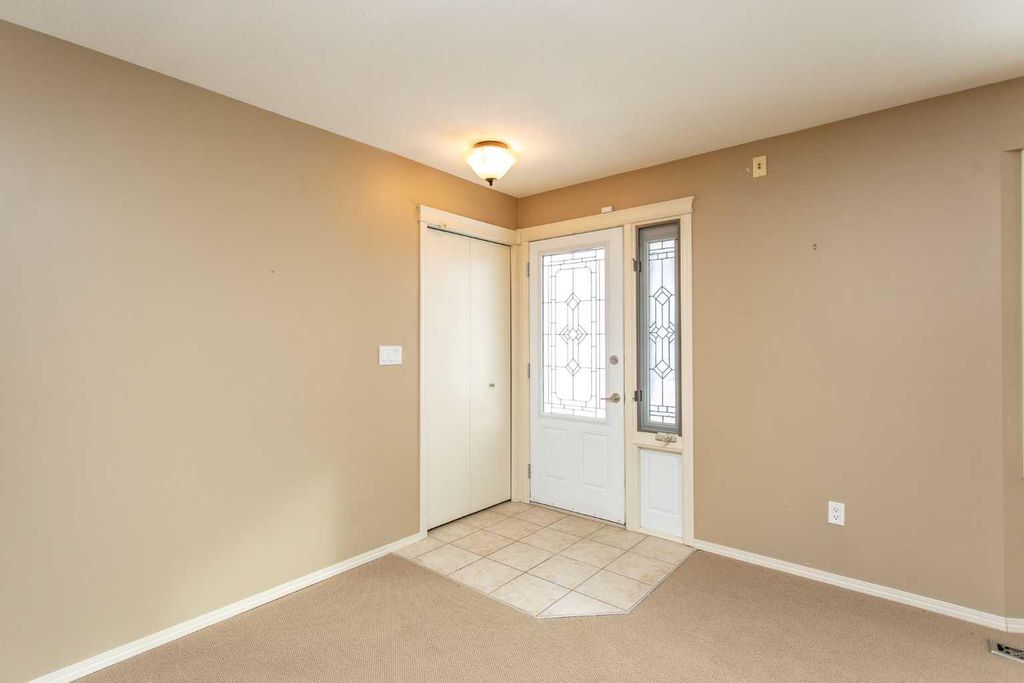 Photo of 5210 47 Street, Lacombe, AB T4L 1J3 (MLS # A2283403)