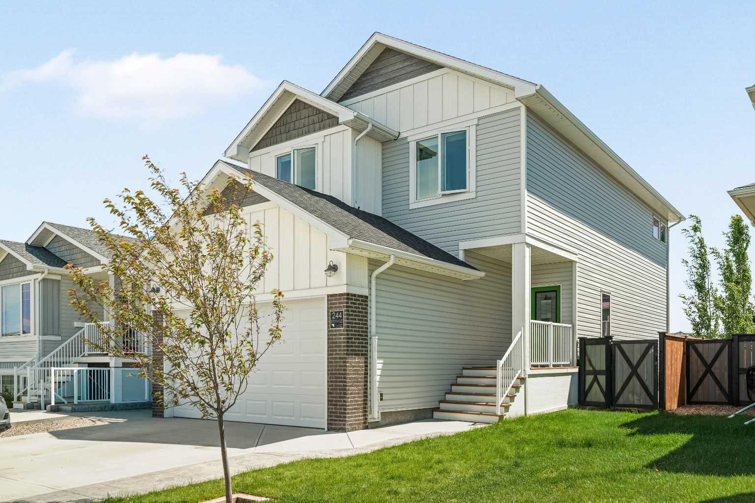 244 Northlander Bend W