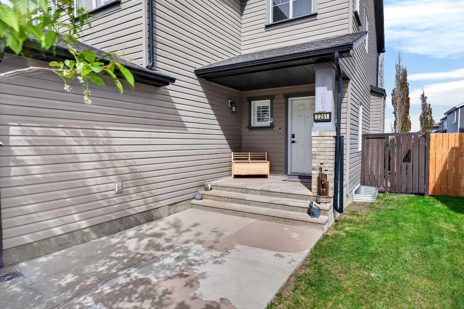 2261 Sagewood Heights SW