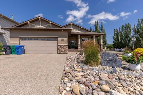 Photo of 515 Canyon Cove W, Lethbridge, AB T1K 7V4 (MLS # A2329920)