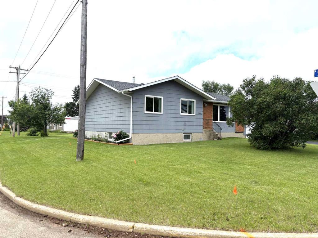 Photo of 5402 47 Avenue W, Forestburg, AB T0B 1N0 (MLS # A2324921)