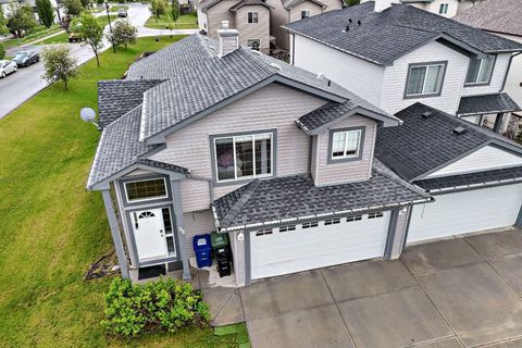 Photo of 98 Canoe Square SW, Airdrie, AB T4B 2N5 (MLS # A2321577)