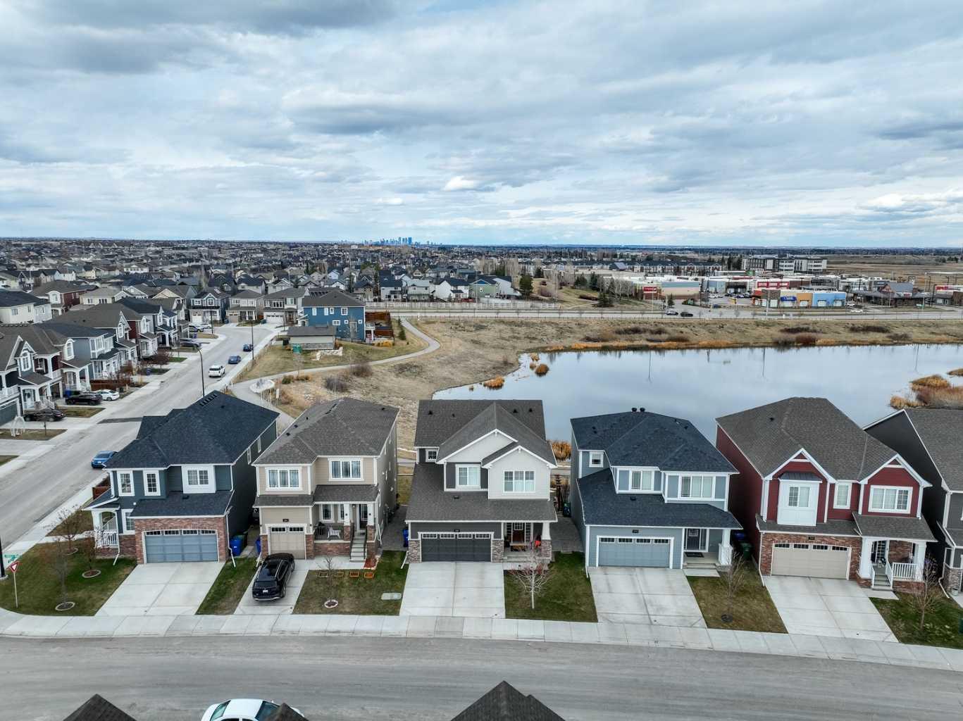 280 Yorkville Manor SW