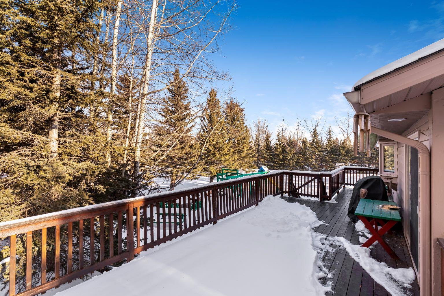 24 Mountain View Park