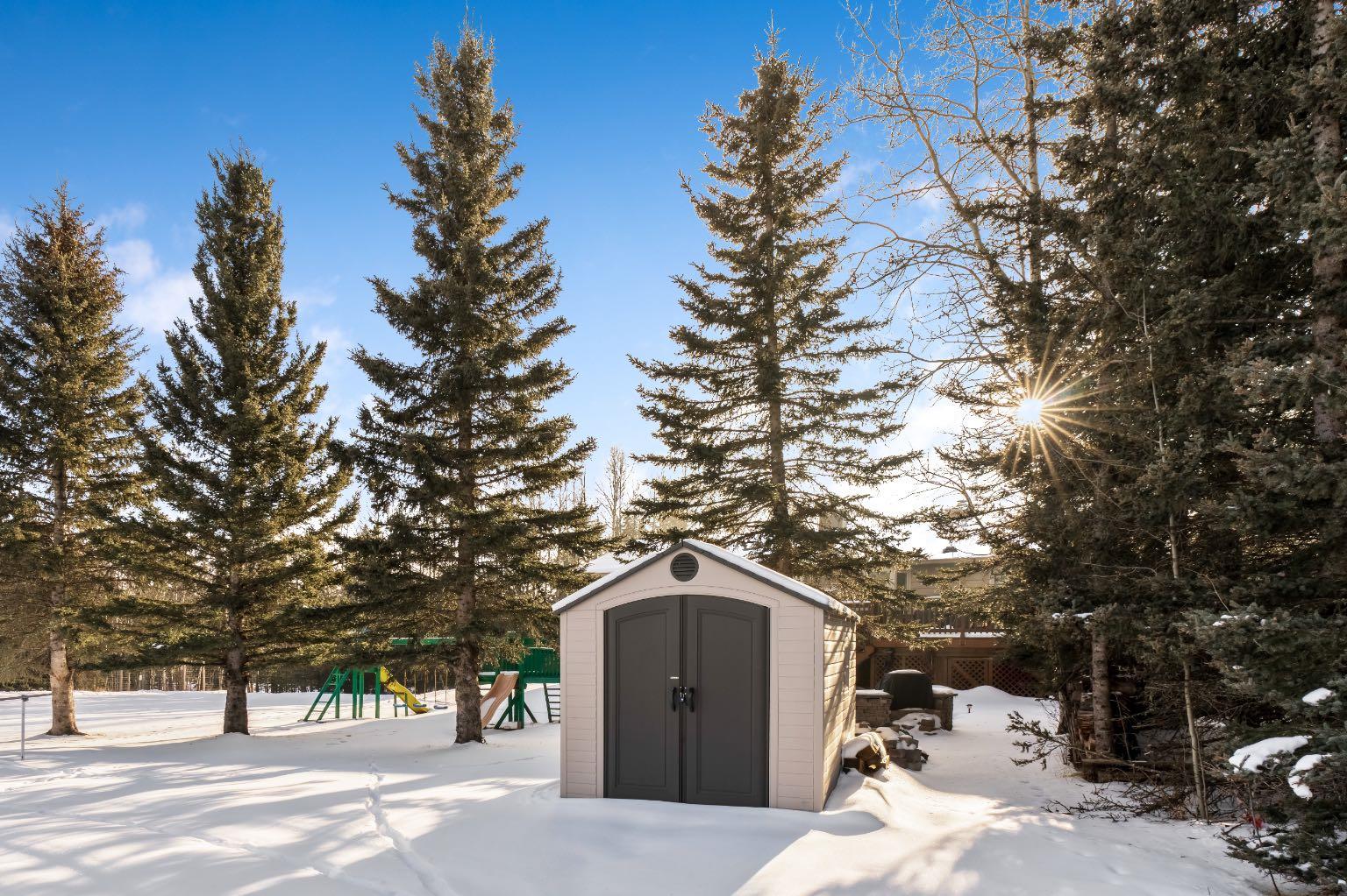 24 Mountain View Park