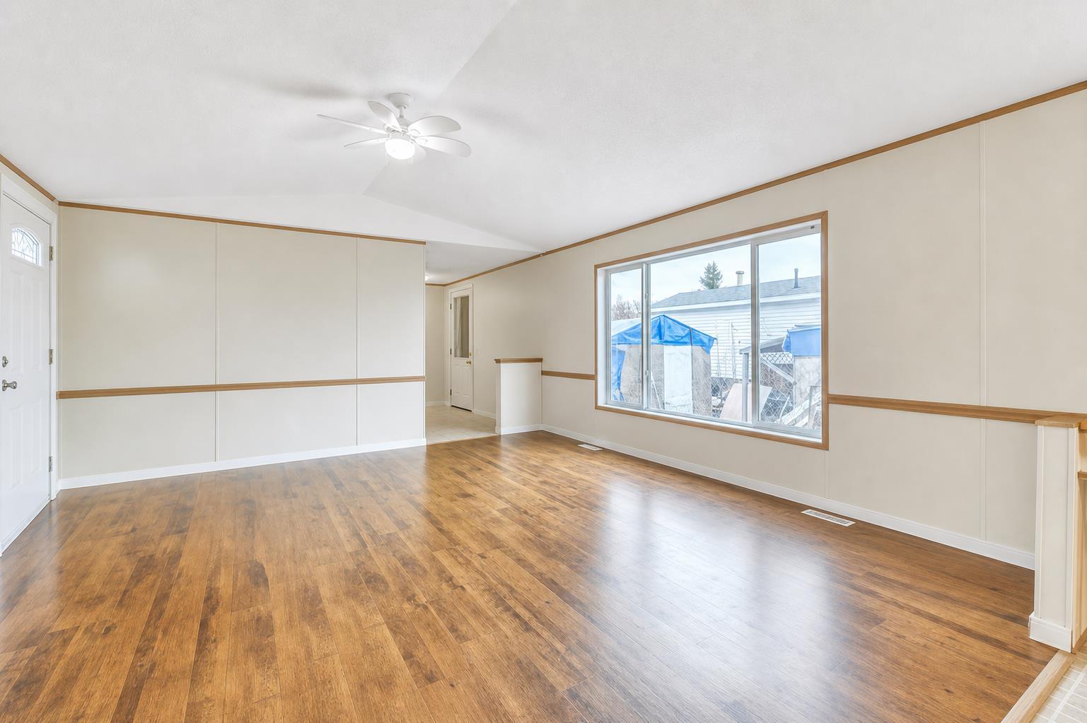 863 Brentwood Crescent