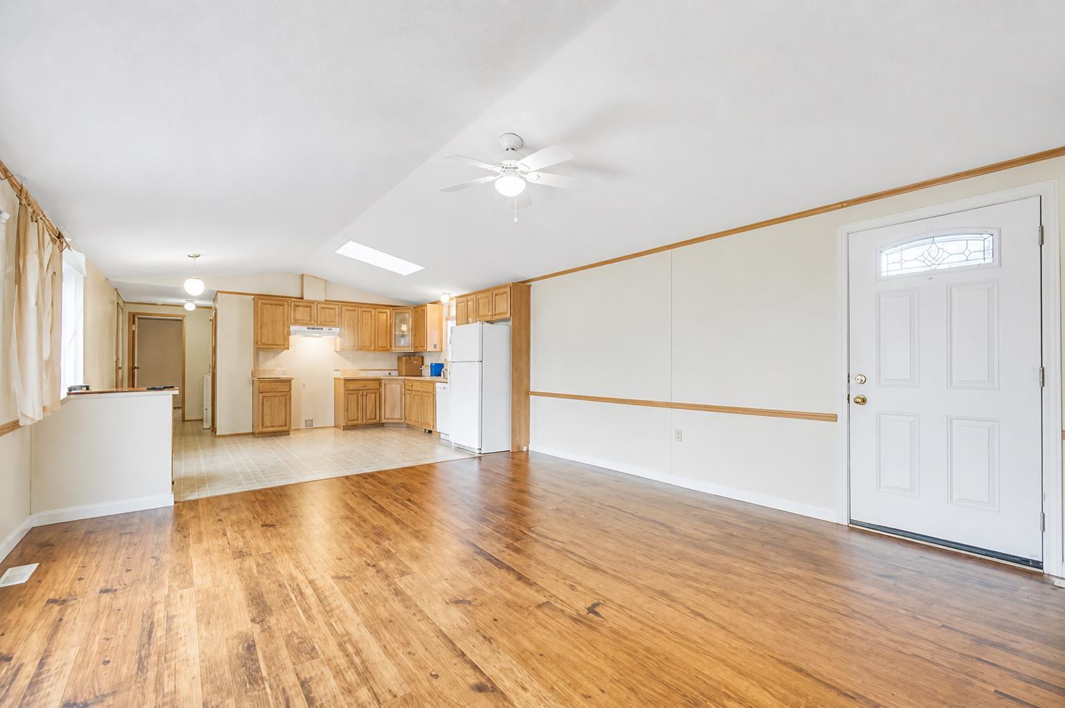 863 Brentwood Crescent