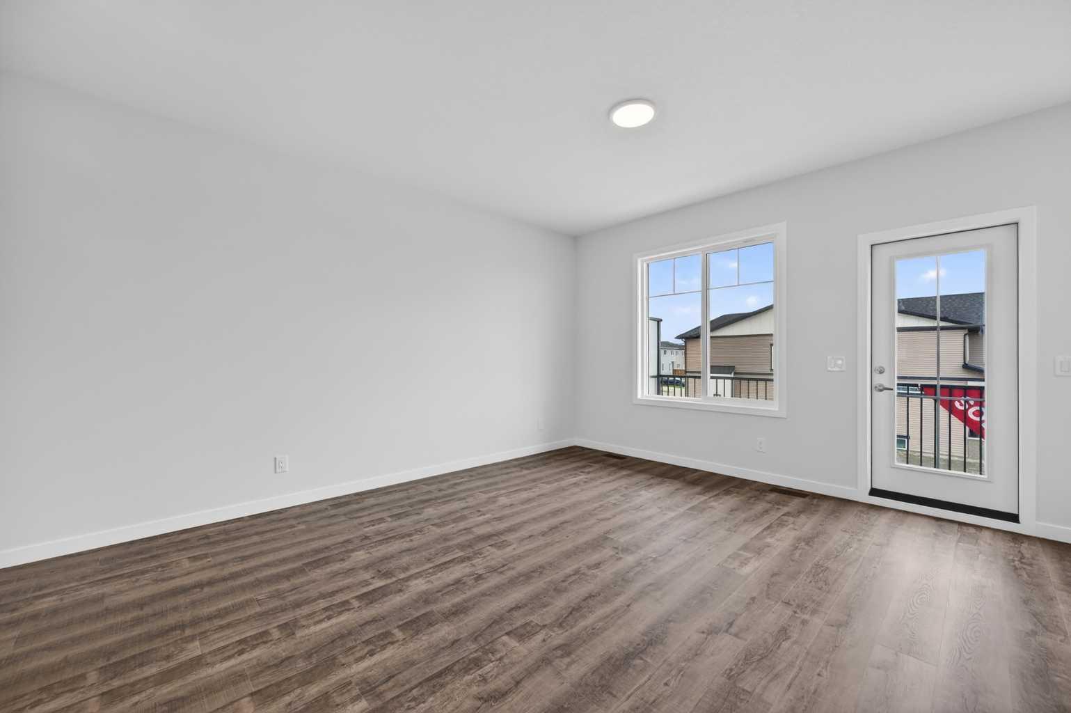 8 Hotchkiss Parade SE