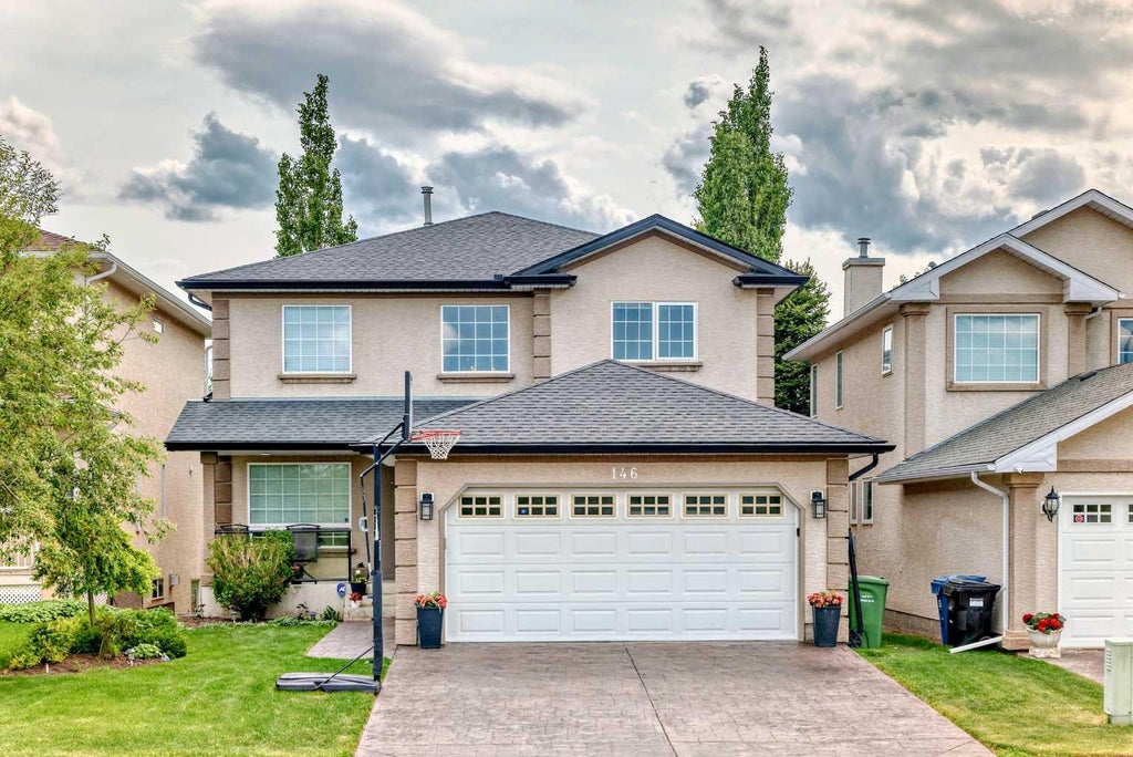 Photo of 146 Scenic View Close, Calgary, AB T3L 1Z4 (MLS # A2328540)