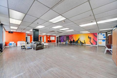 1109 17 Avenue SW 303 Calgary AB T2T 0B4