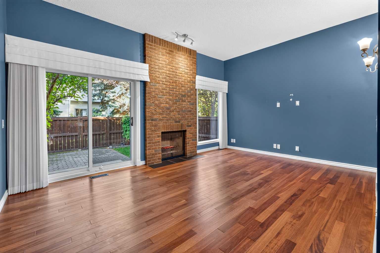 135 Point Drive NW