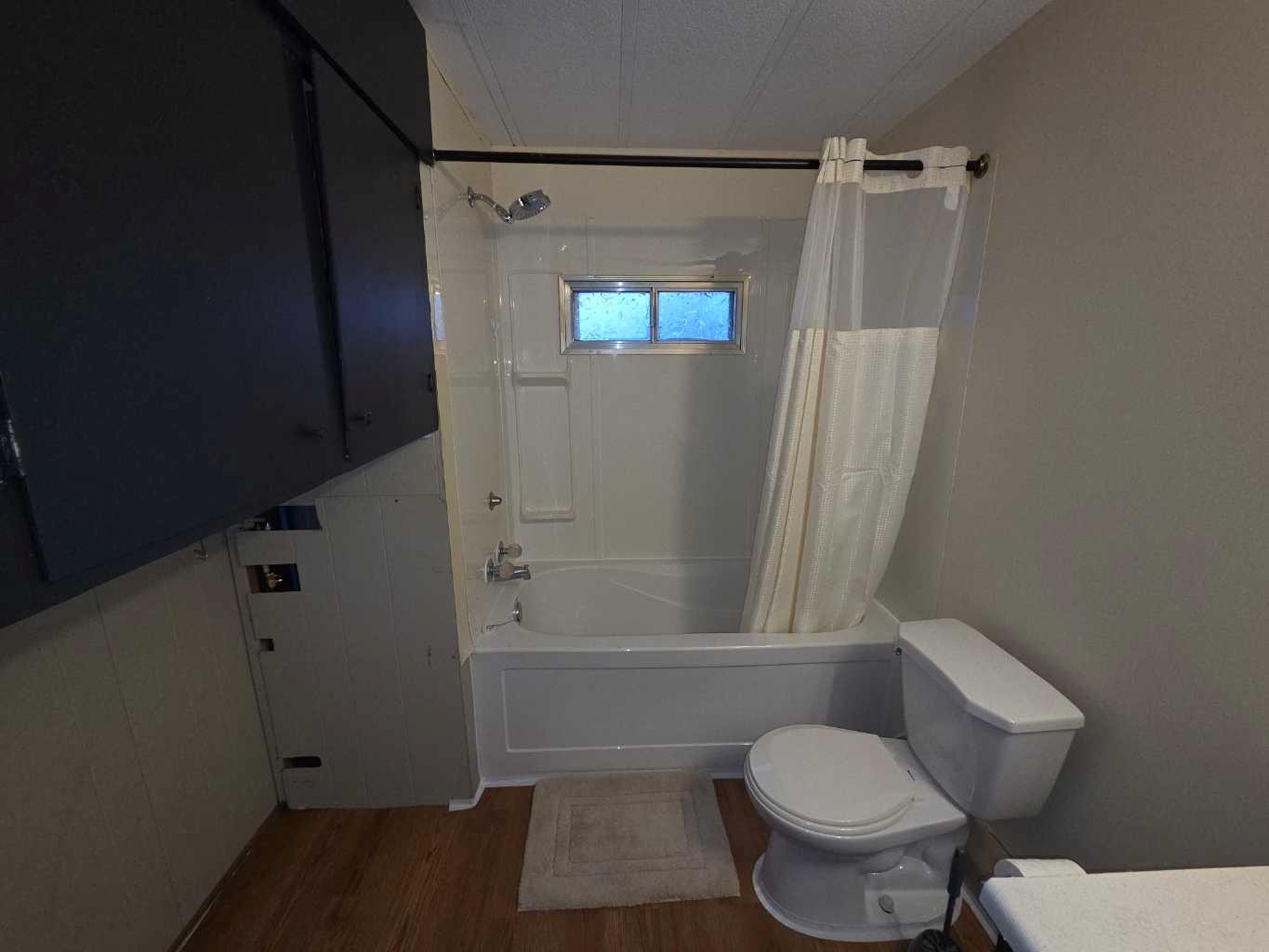 5107, 5113, 5117 51 Avenue