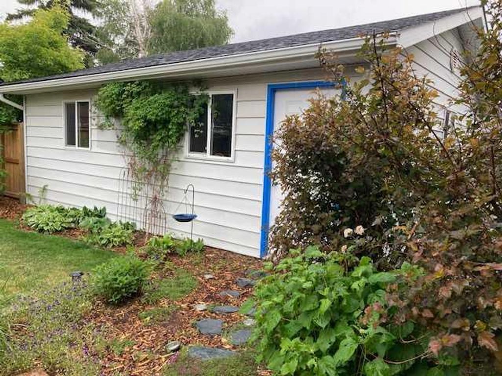 Photo of 9 Mountain Place, Okotoks, AB T1S 1G7 (MLS # A2282183)