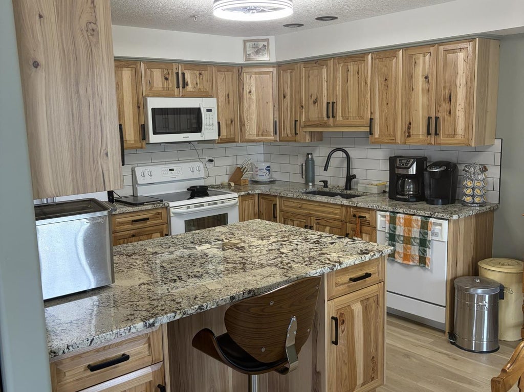 Photo of 100 2 Avenue S #317, Lethbridge, AB T1J 0B5 (MLS # A2325883)