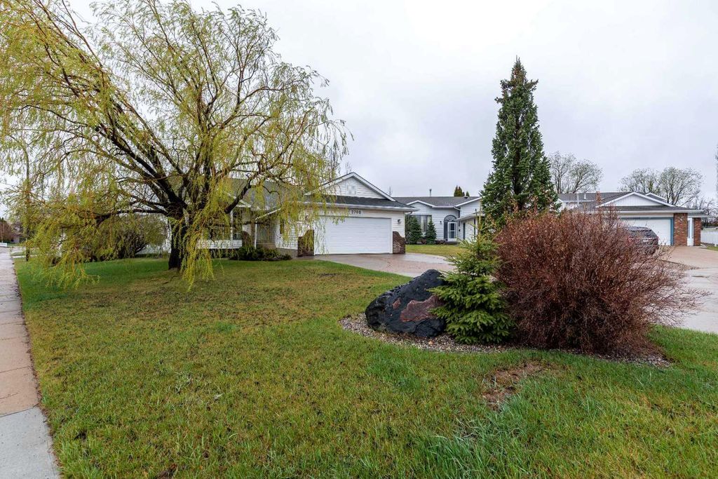 Photo of 2706 57B Avenue, Lloydminster, AB T9V 2M8 (MLS # A2311754)