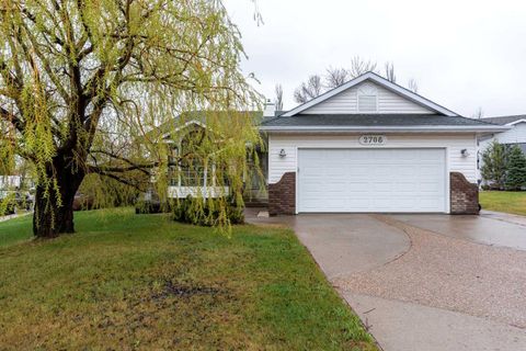 Photo of 2706 57B Avenue, Lloydminster, AB T9V 2M8 (MLS # A2311754)