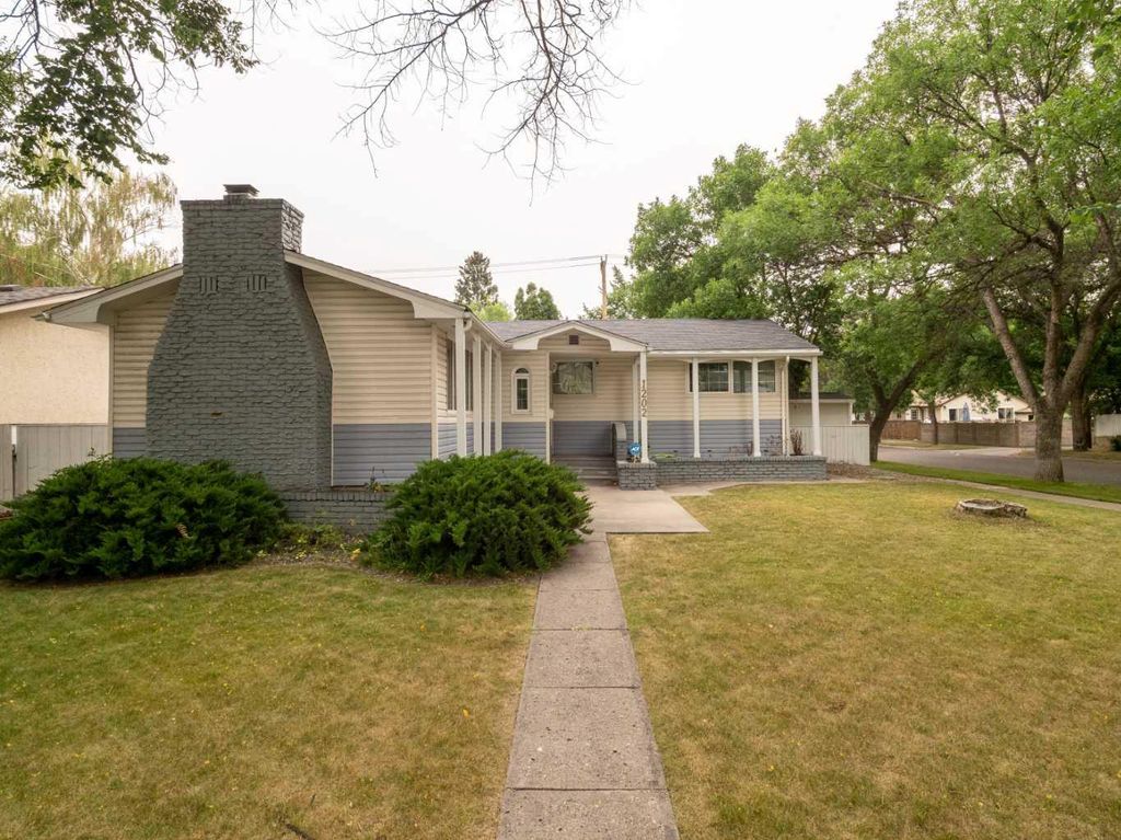 Photo of 1202 13 Street S, Lethbridge, AB T1K 1S9 (MLS # A2305667)