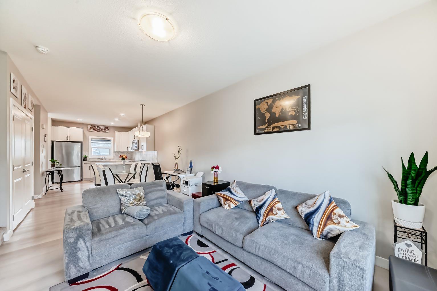 559 cornerstone Avenue NE