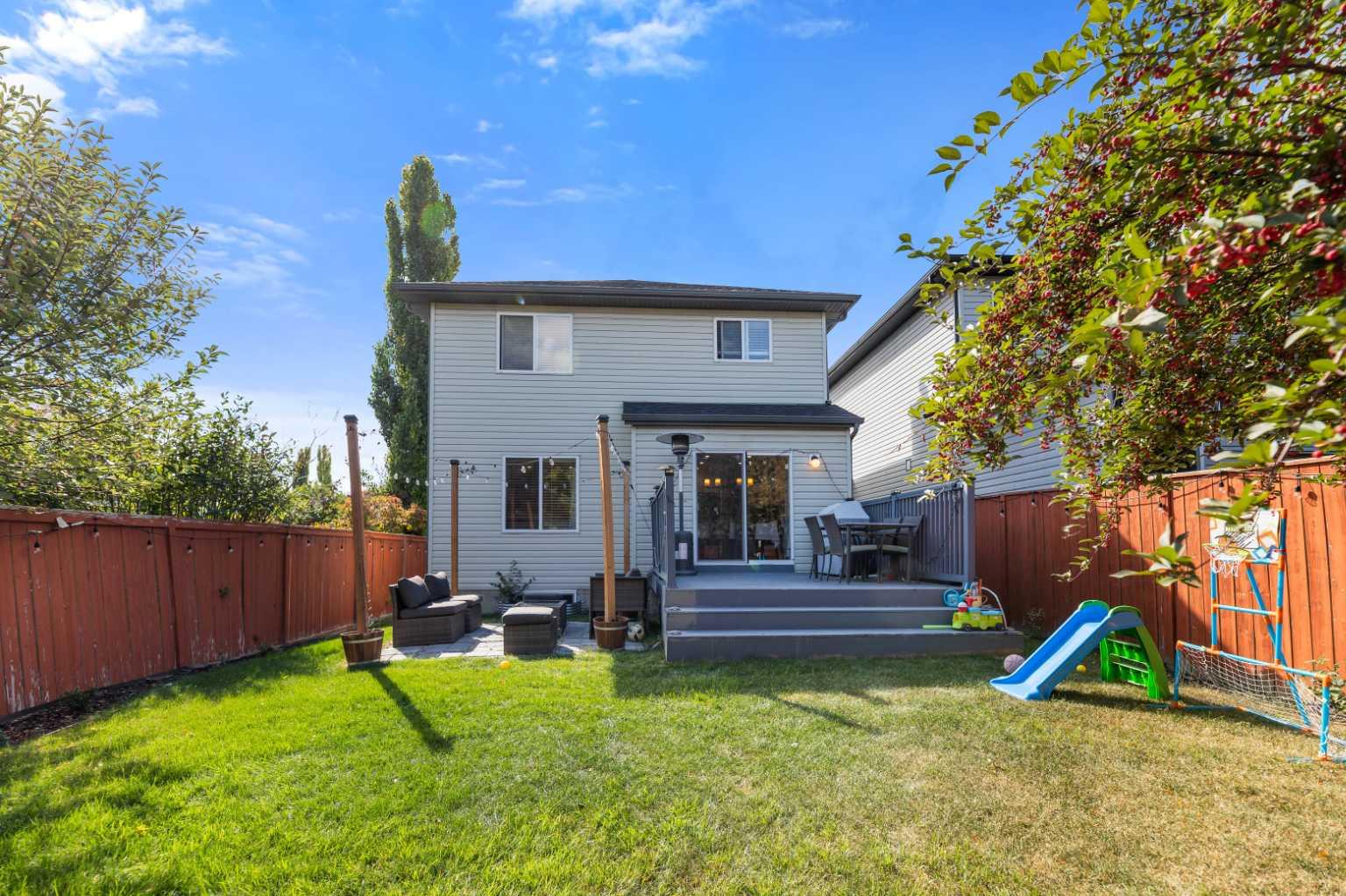 182 Tuscany Ravine Road NW