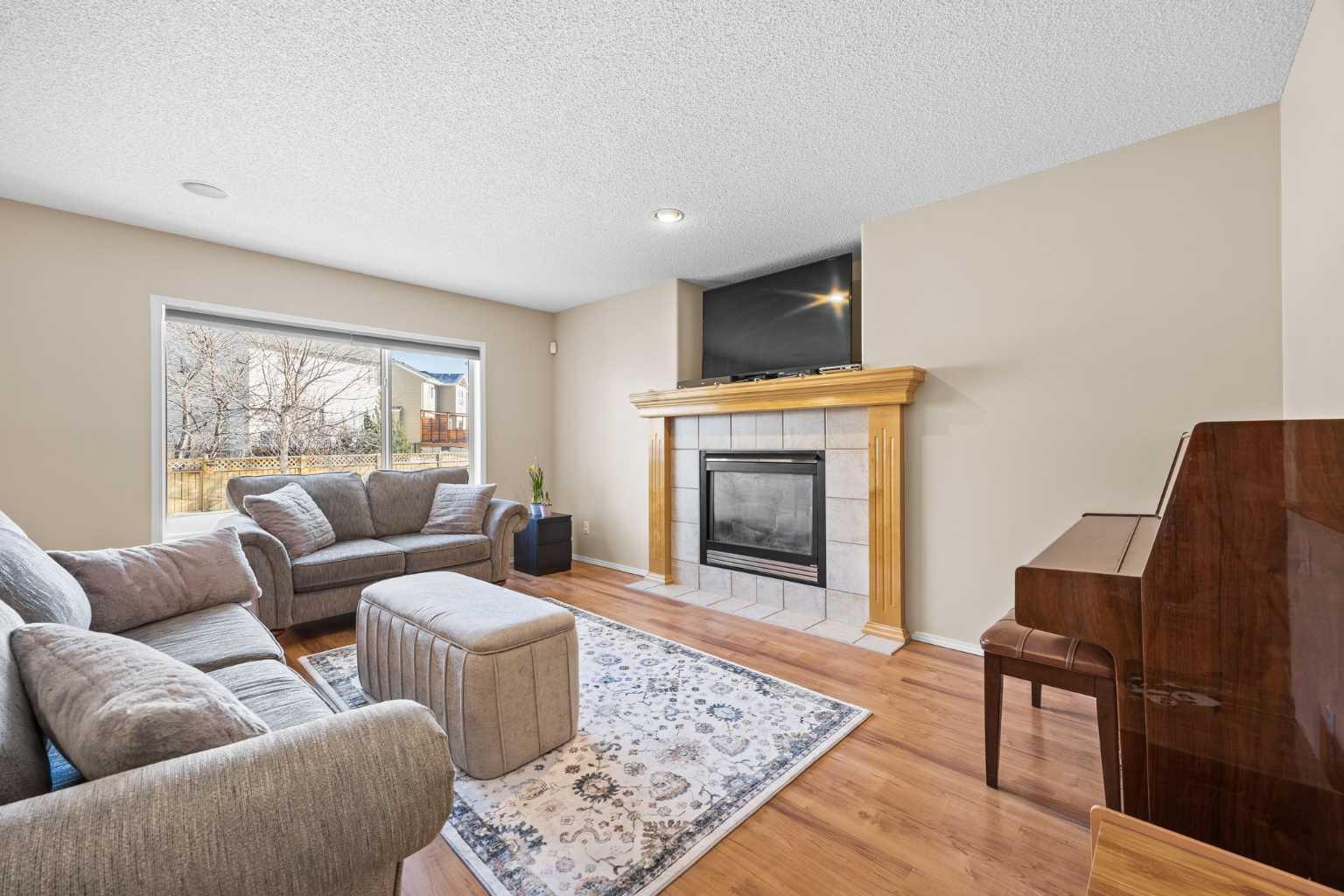 83 Cougarstone Way SW