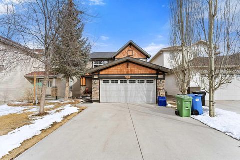 Photo of 50 Panamount View NW, Calgary, AB T3K 0A6 (MLS # A2292916)