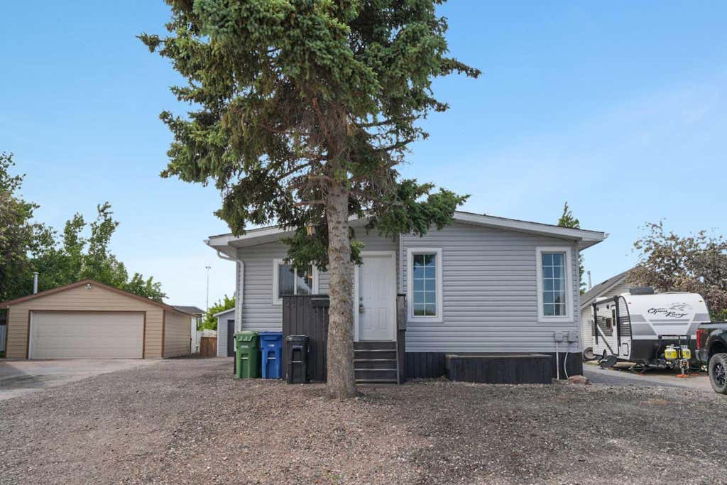 Photo of 513 Spring Haven Court SE, Airdrie, AB T4A 1C5 (MLS # A2324840)