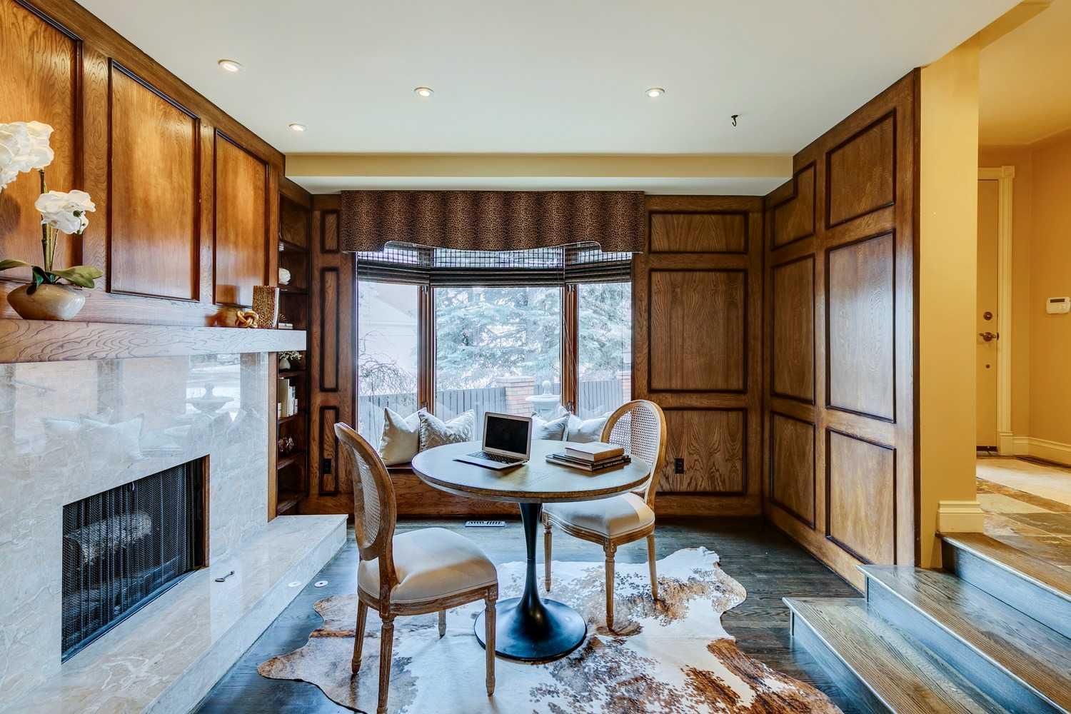 35 Oakmount Court SW 6
