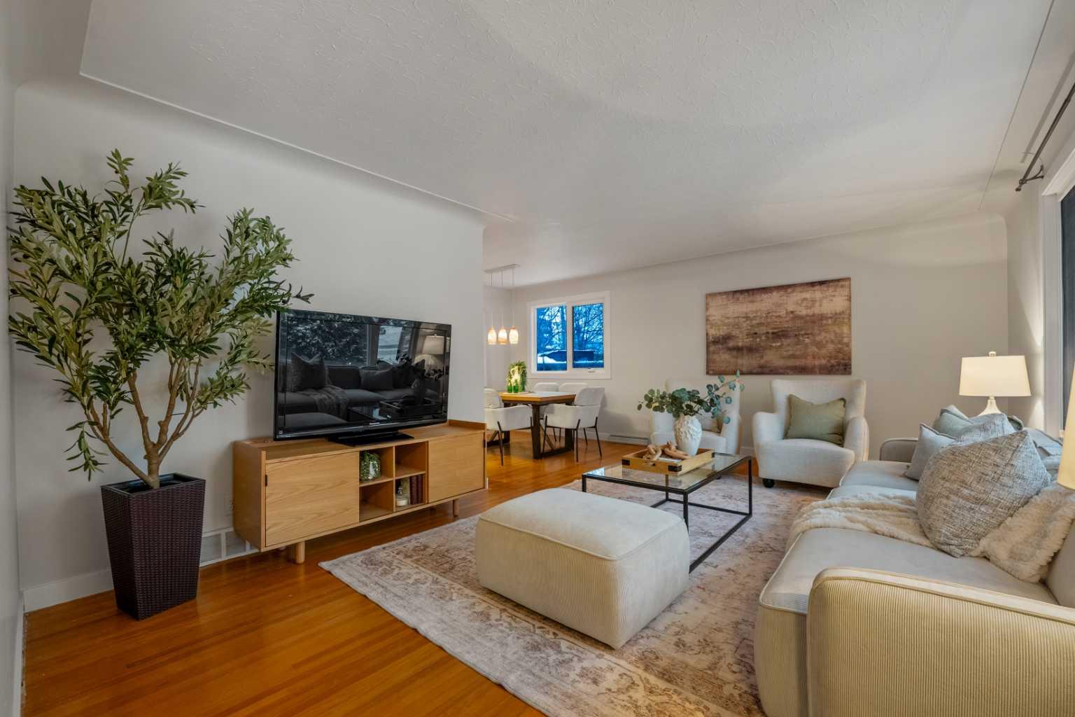 111 Cambrian Drive NW