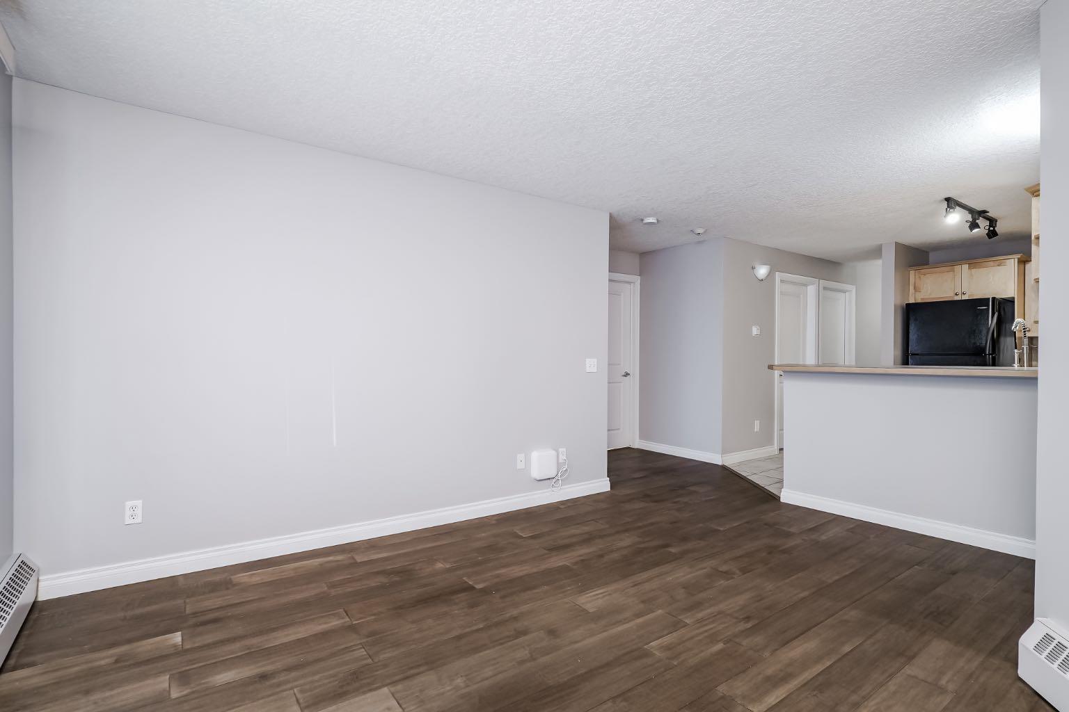 60 38a Avenue SW 305