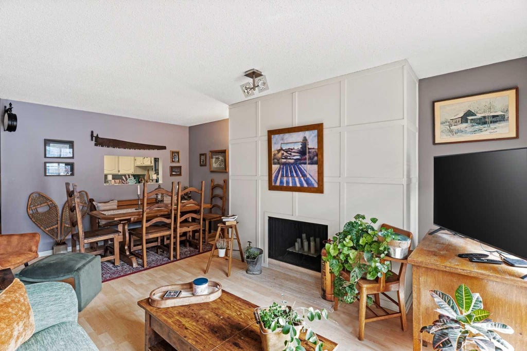 Photo of 3719C 49 Street NW #201, Calgary, AB T3A 2E3 (MLS # A2339975)