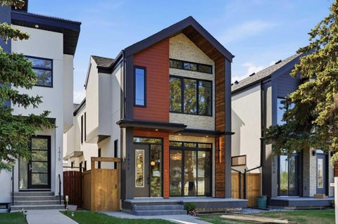 Photo of 1417 44 Street SW, Calgary, AB T3C 2A7 (MLS # A2317346)