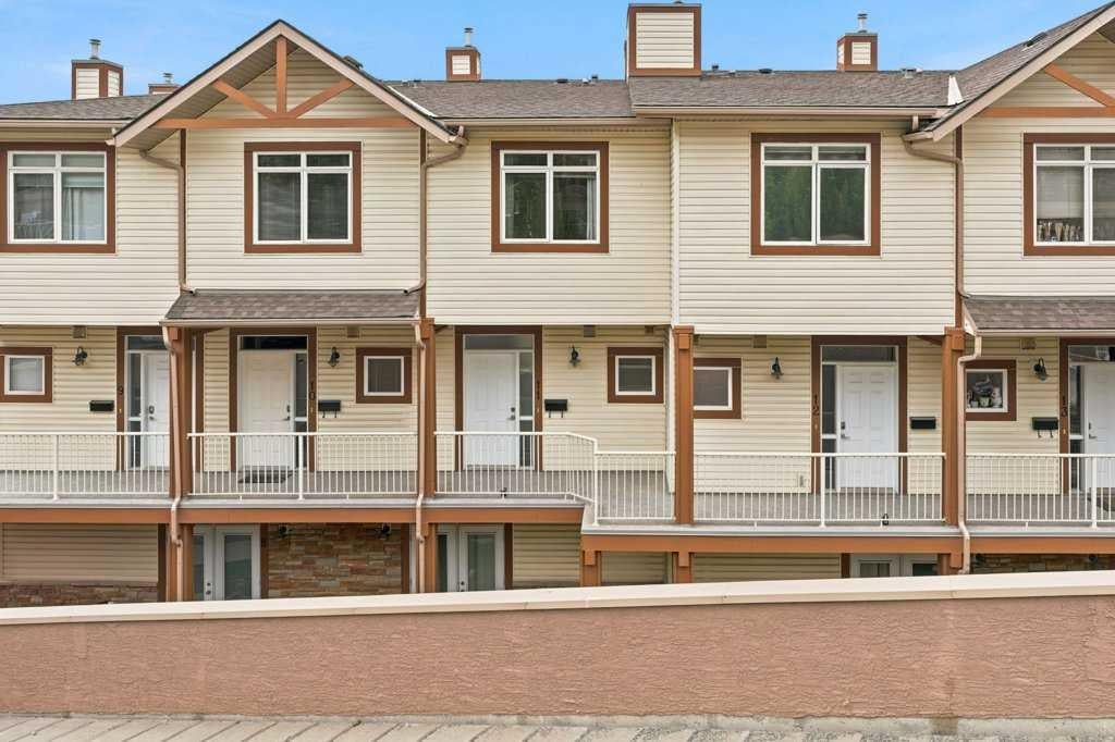 133 Rockyledge View NW 11