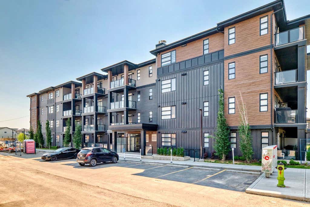 Photo of 55 Lucas Way NW #2307, Calgary, AB T3P 2C7 (MLS # A2291463)