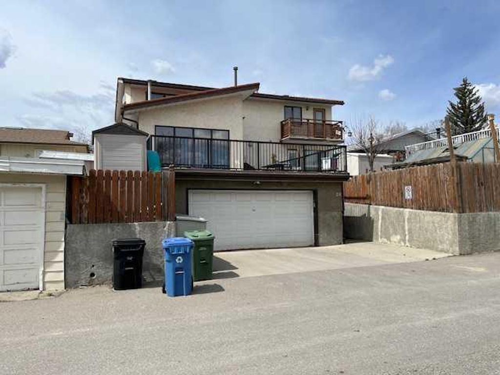 Photo of 20 Beddington Drive NE, Calgary, AB T3K 1J9 (MLS # A2309302)