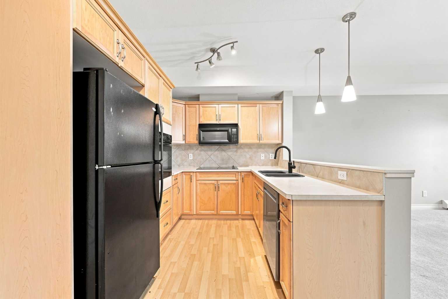 60 Royal Oak Plaza NW 317