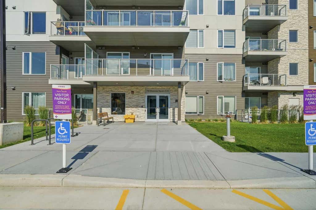 Photo of 700 Shawnee Square SW #109, Calgary, AB T2Y 0T6 (MLS # A2327678)