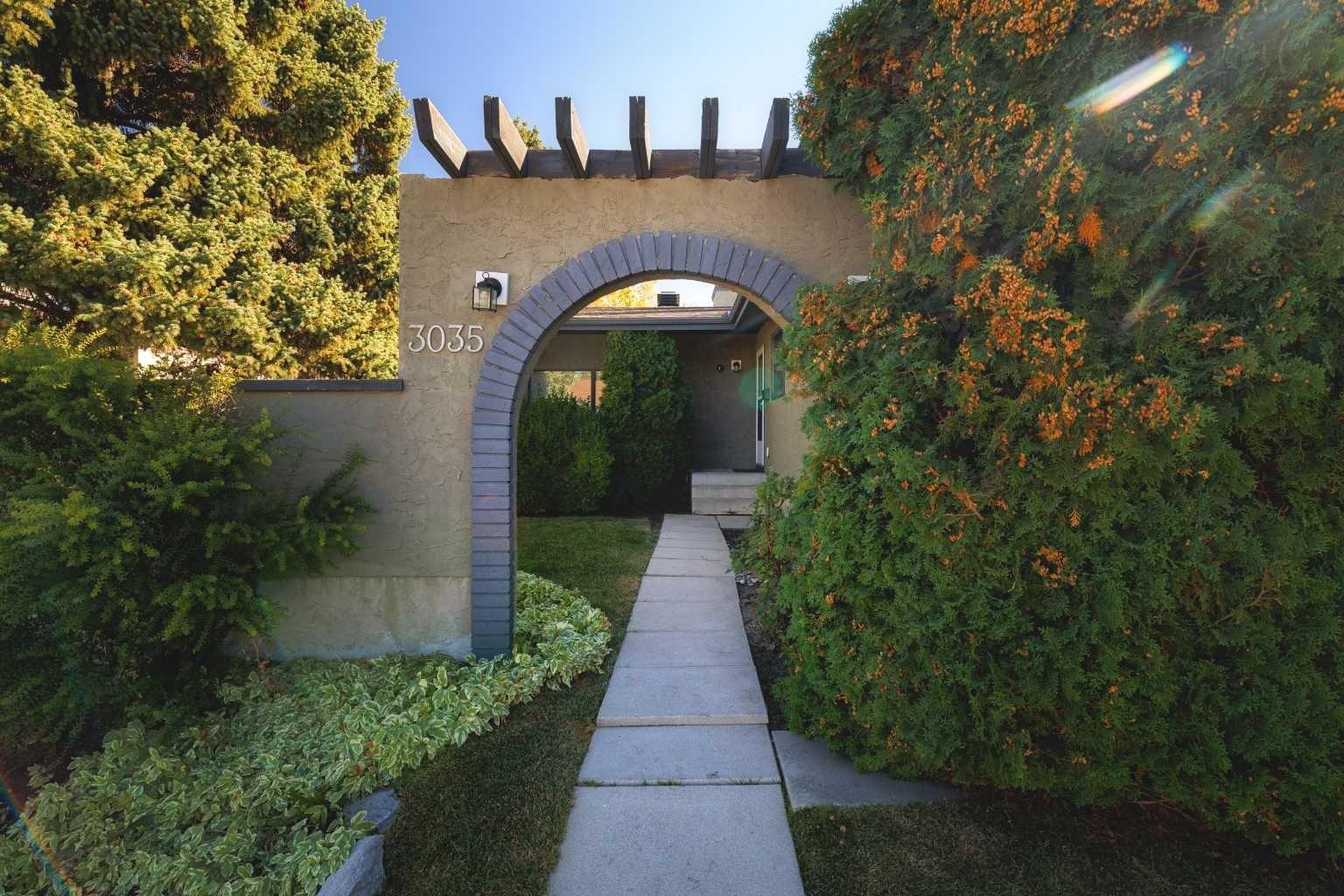 3035 Cedar Ridge Drive SW