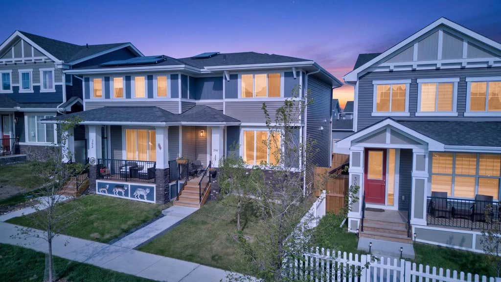 Photo of 394 Sundown Road, Cochrane, AB T4C 2A6 (MLS # A2324562)