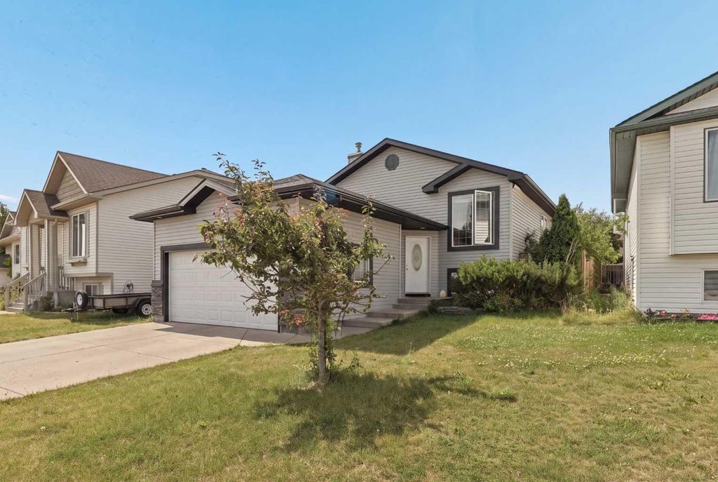 Photo of 84 Aberdeen Road W, Lethbridge, AB T1J 4Z2 (MLS # A2328778)