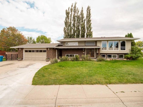 Photo of 46 Laval Court W, Lethbridge, AB T1K 4G3 (MLS # A2341271)