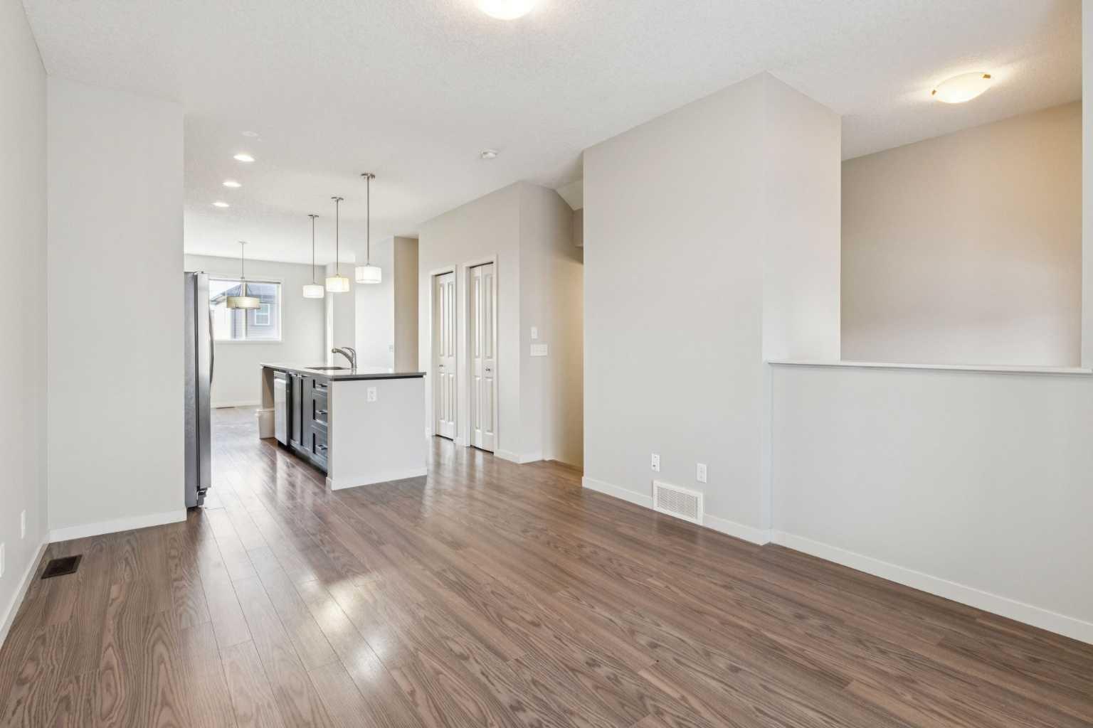 105 Copperpond Row SE