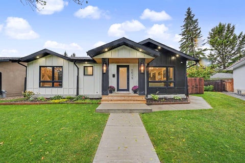 Photo of 2615 Lougheed Drive SW, Calgary, AB T3E 5T7 (MLS # A2336906)