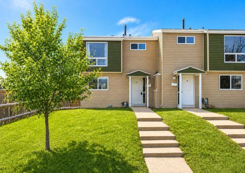 Photo of 5425 Pensacola Crescent SE #43, Calgary, AB T2A 2G7 (MLS # A2291611)