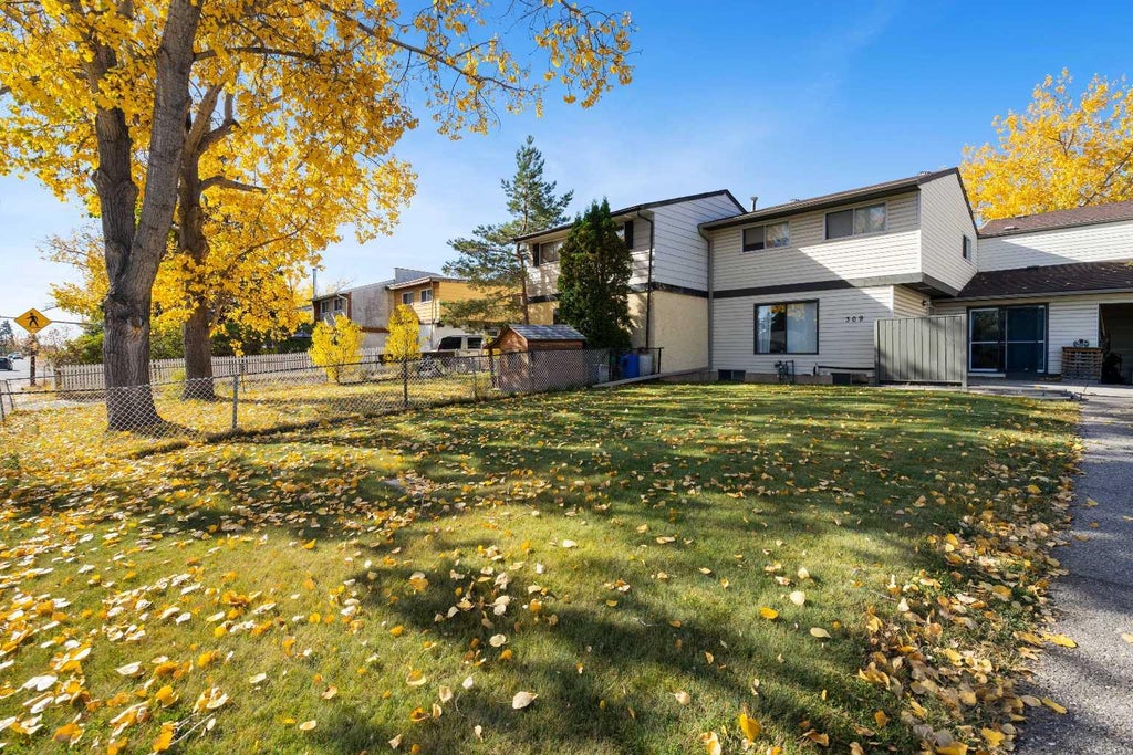 Photo of 309 44 Street SE, Calgary, AB T2A 3E3 (MLS # A2350874)