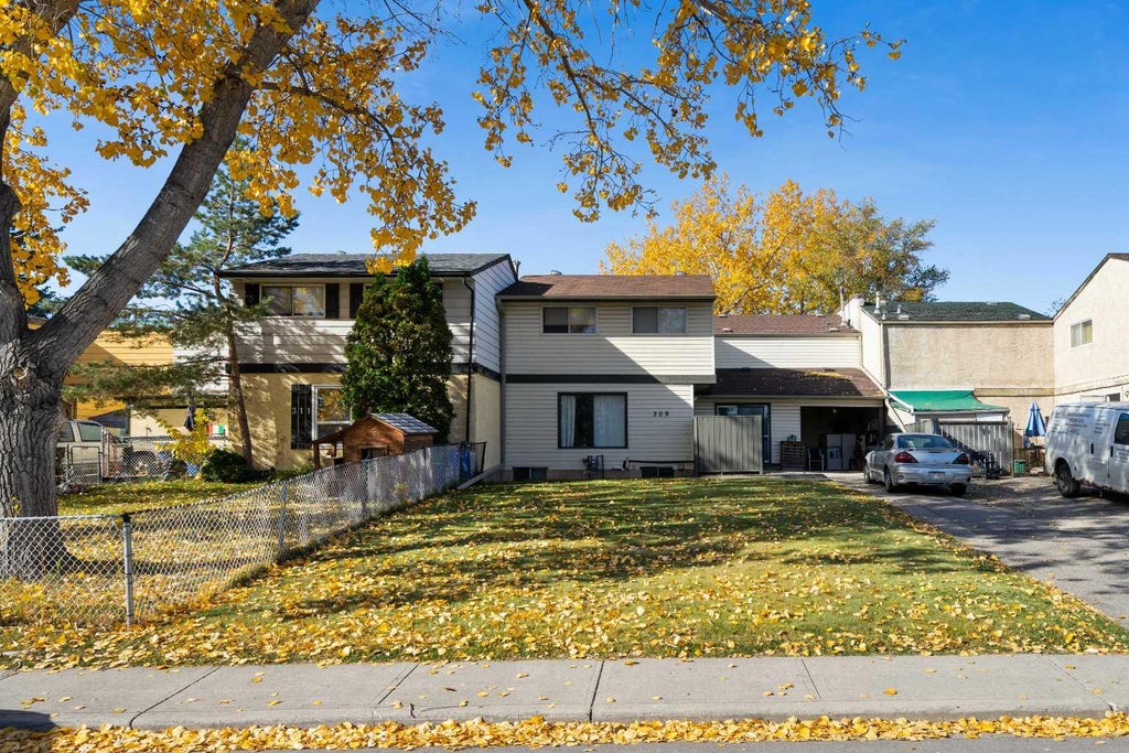 Photo of 309 44 Street SE, Calgary, AB T2A 3E3 (MLS # A2350874)