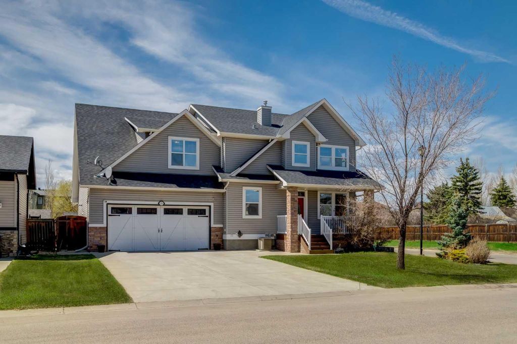 Photo of 15 Barber Street NW, Langdon, AB T0J 1X2 (MLS # A2309366)