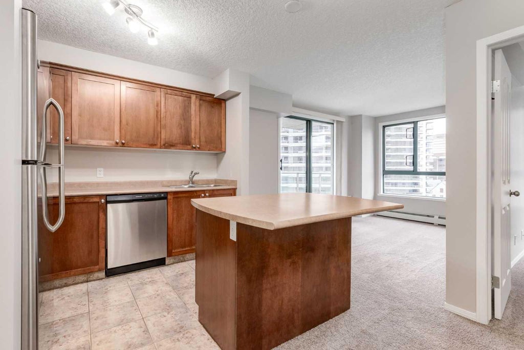 Photo of 1111 6 Avenue SW #1014, Calgary, AB T2P 5M5 (MLS # A2300537)