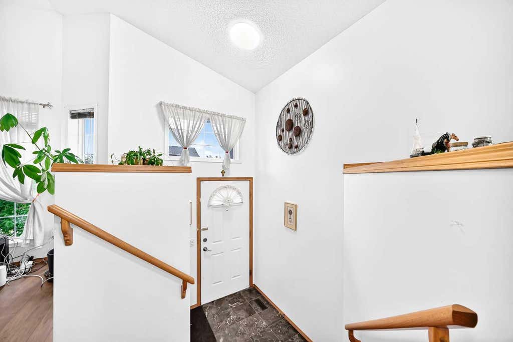 Photo of 98 Country Hills Heights NW, Calgary, AB T3K 4Y6 (MLS # A2339588)